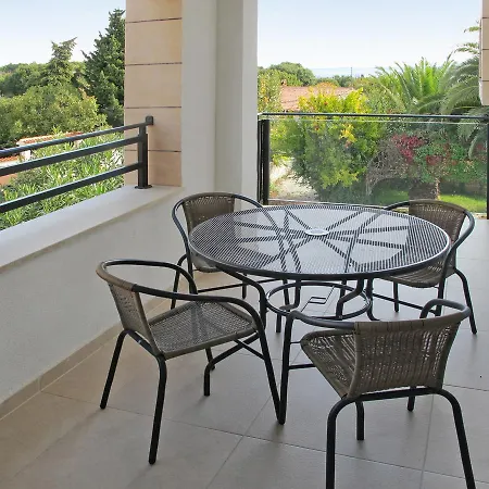 Apartment Villa Cube-2 * Premantura