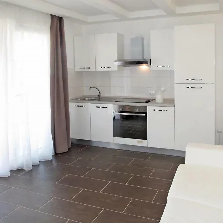 Apartment Villa Cube-2 * Premantura